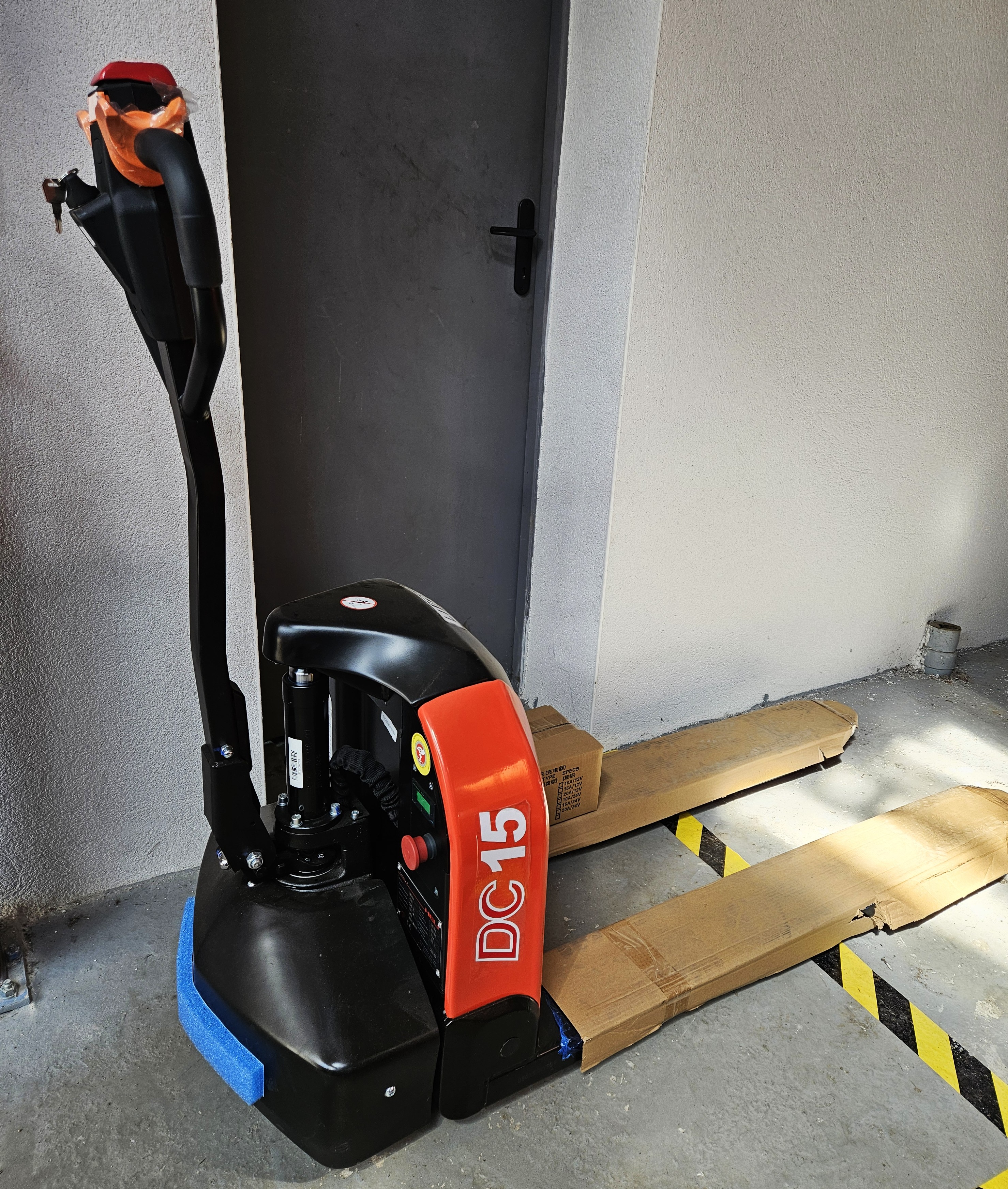 Transpalette électrique HELI CBD 15J – 2026 | Occasion - Équipement professionnel d'occasion - Smart Reuse