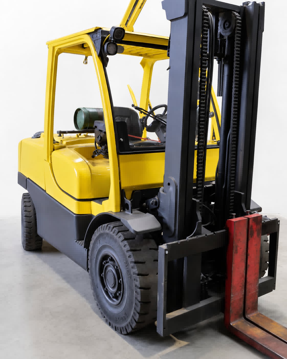 Chariot élévateur frontal 4 ou 6 roues Hyster H5.0FT – 2016 | Reconditionné - Équipement professionnel d'occasion - Smart Reuse